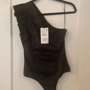 Zara NWT one shouldered black bodysuit - size small
